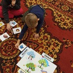 Dzieci uczestniczą w zajęciach
