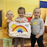 Dzieci uczestniczą w zajęciach