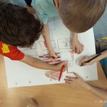 Dzieci uczestniczą w zajęciach